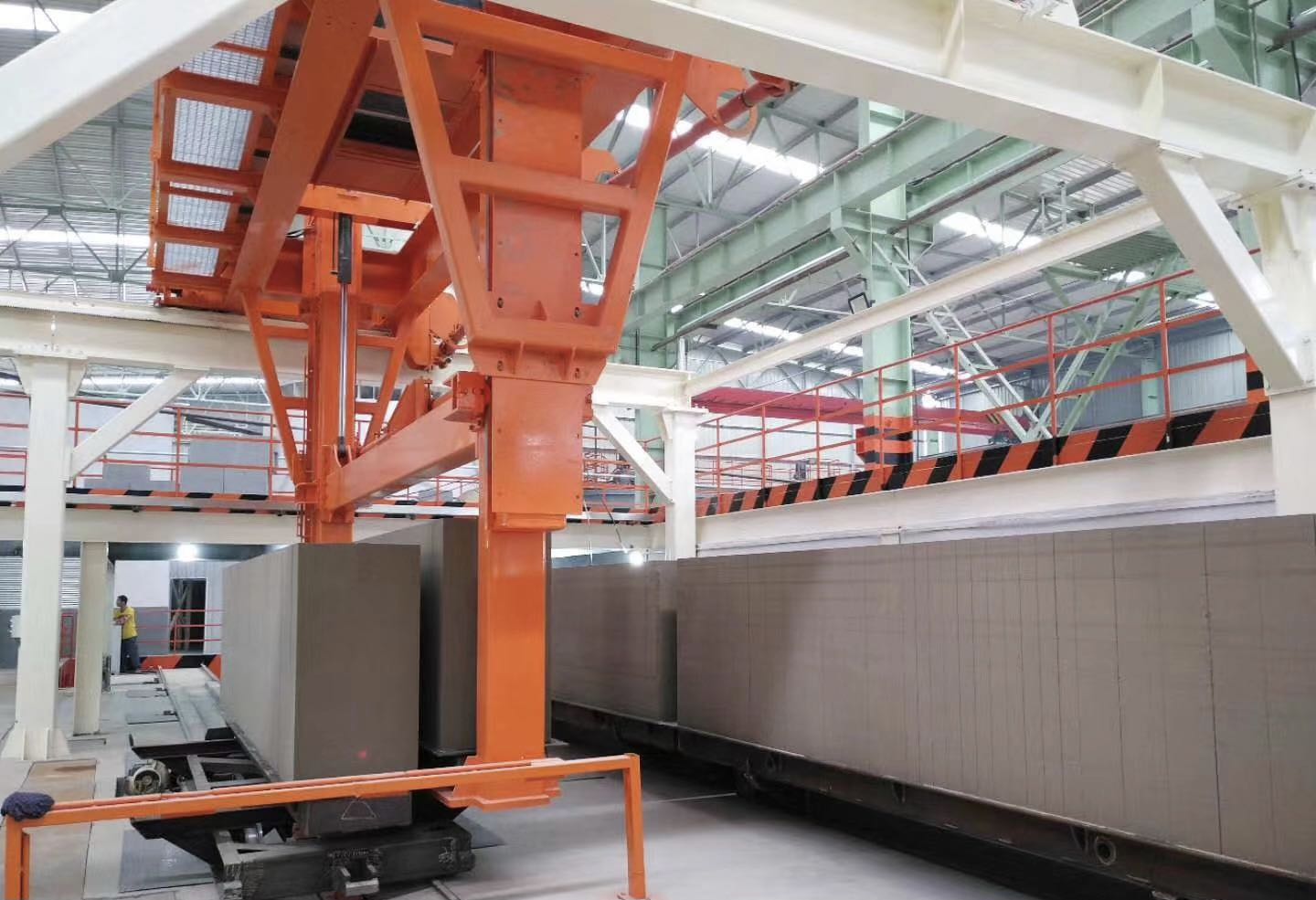 编组输送机及编组吊具